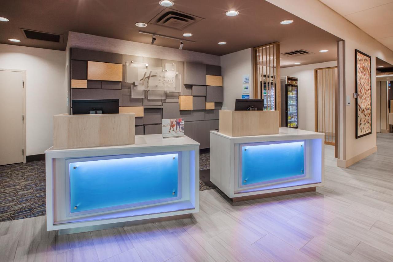 Holiday Inn Express - Blair By Ihg Zewnętrze zdjęcie