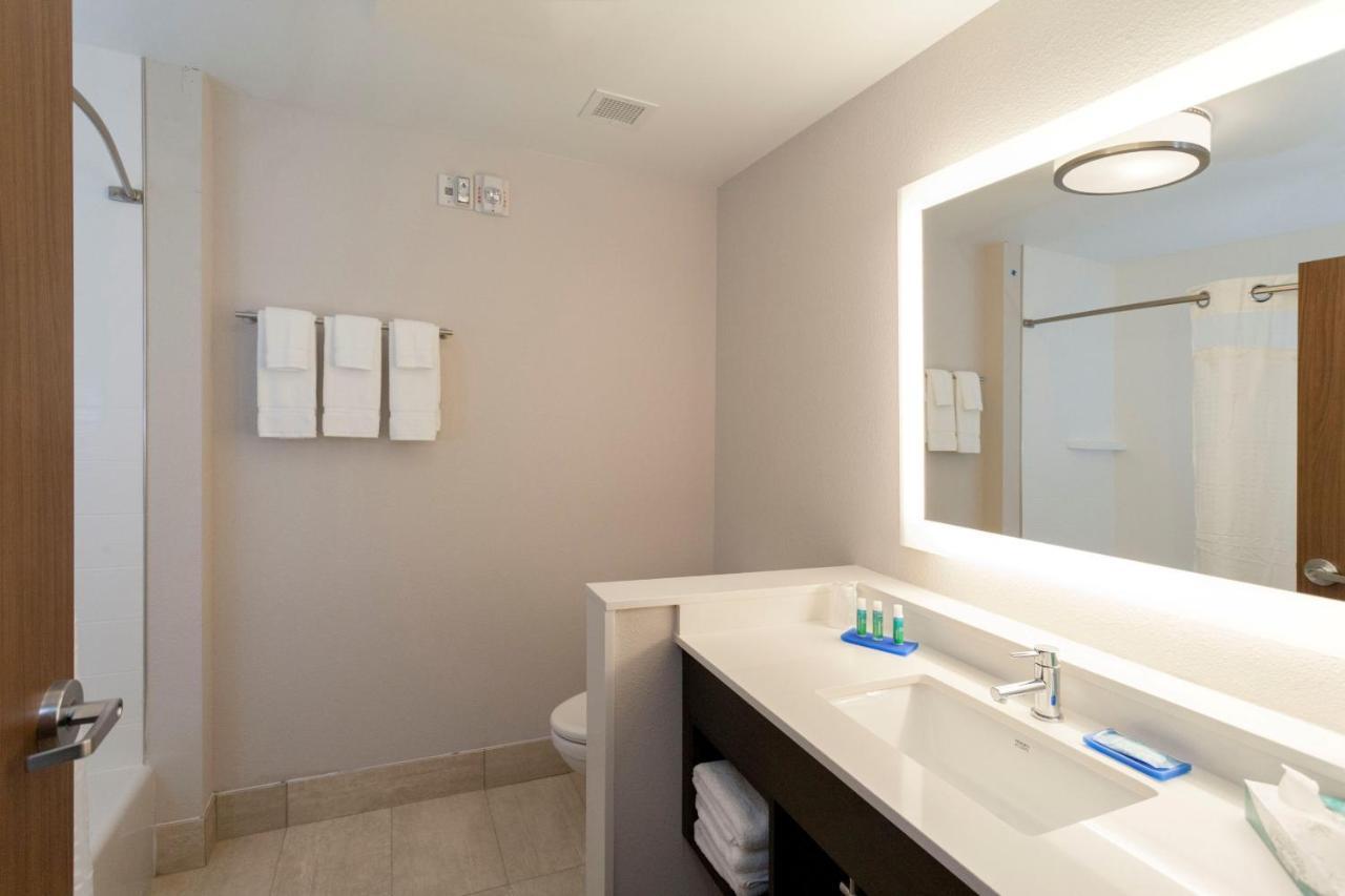 Holiday Inn Express - Blair By Ihg Zewnętrze zdjęcie