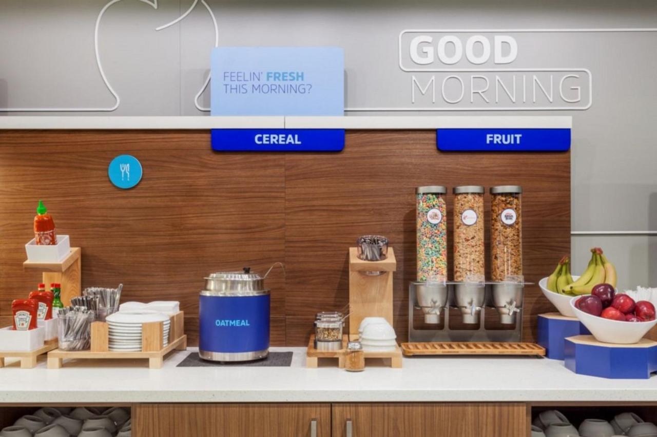 Holiday Inn Express - Blair By Ihg Zewnętrze zdjęcie